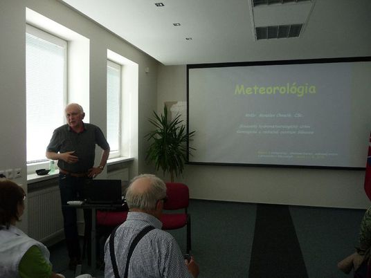 Obrázok 3 - Beseda s meteorológom RNDr. Miroslavom Chmelíkom